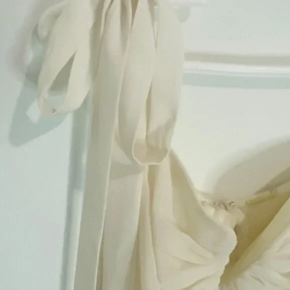 Alexis Dali Elegant Summer Dress in Gardenia Standout Piece - Picture 7 of 17